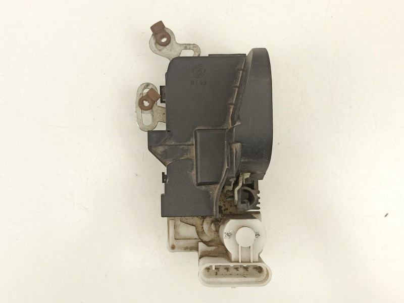 Recambio de cerradura puerta delantera derecha para alfa romeo 147 1.9 jtd jtd -937a20005p referencia OEM IAM 46800415  