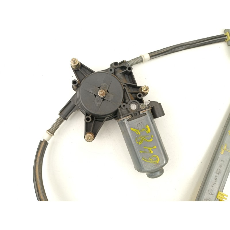 Recambio de elevalunas trasero izquierdo para renault scenic 1.9 d referencia OEM IAM 7700838598  