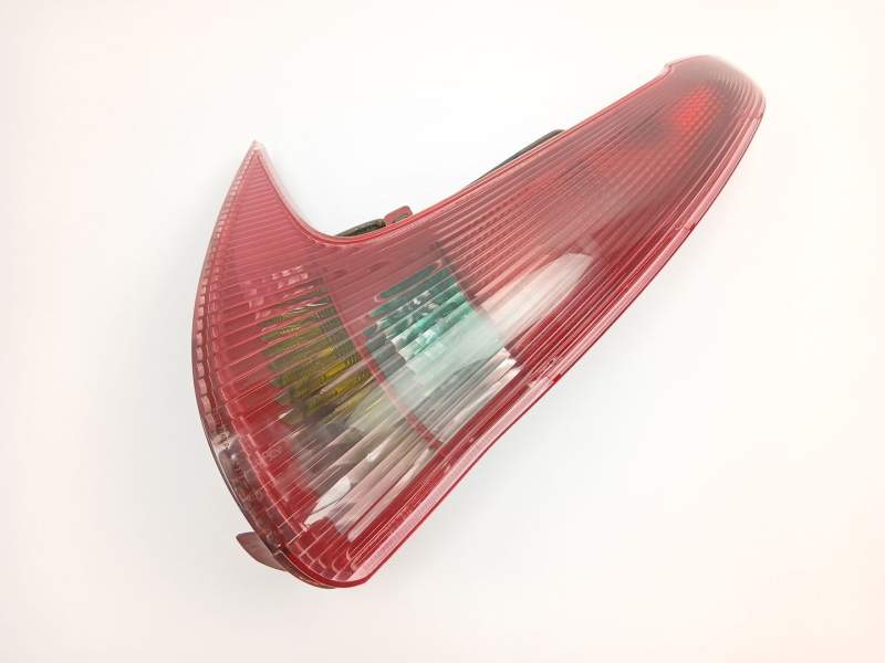 Recambio de piloto trasero izquierdo para peugeot 206 van 1.4 hdi referencia OEM IAM 6350R4  