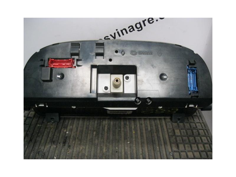 Recambio de cuadro instrumentos : renault laguna : 1.8 g 1.8--g [1997] para renault laguna 1.8 g 1.8--g referencia OEM IAM 77004