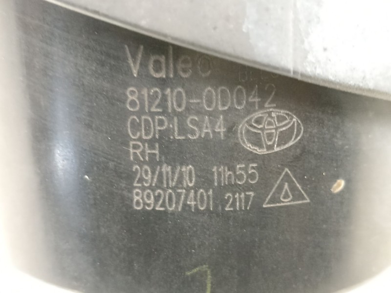 Recambio de antiniebla derecho para toyota avensis station wagon (_t27_) 2.0 d-4d (adt270_) referencia OEM IAM 812100D042  