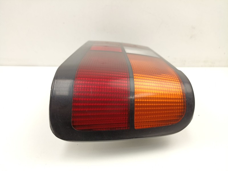 Recambio de piloto trasero derecho para volvo 440 (445) 1.7 referencia OEM IAM 3454331  