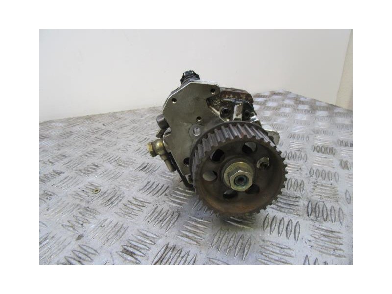 Recambio de bomba inyec. diesel : chrysler voyager : 2.5 td (142,76cv) [2002] para chrysler voyager 2.5 td referencia OEM IAM 04