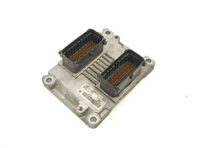 Recambio de centralita para opel agila 1.2 g referencia OEM IAM 9185450 0261206075 09185450