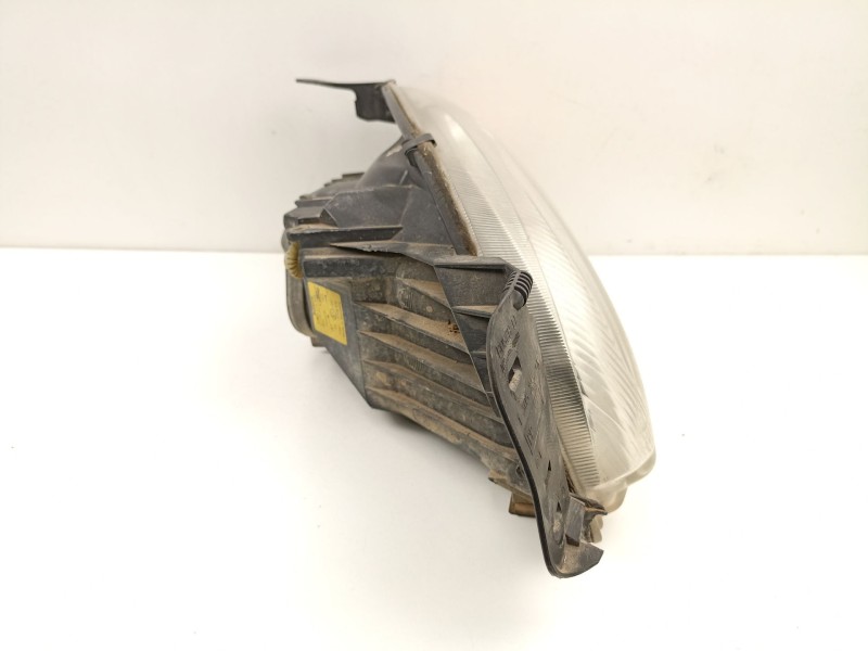 Recambio de faro izquierdo para ford fiesta 1.3 g referencia OEM IAM YS6113006EC 0301173303 