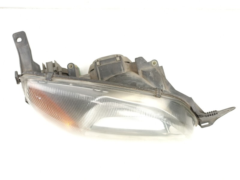Recambio de faro derecho para ford fiesta 1.3 g referencia OEM IAM YS6113005AK 0301173302 