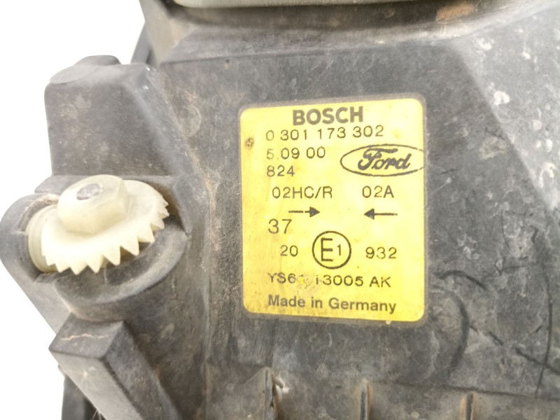 Recambio de faro derecho para ford fiesta 1.3 g referencia OEM IAM YS6113005AK 0301173302 