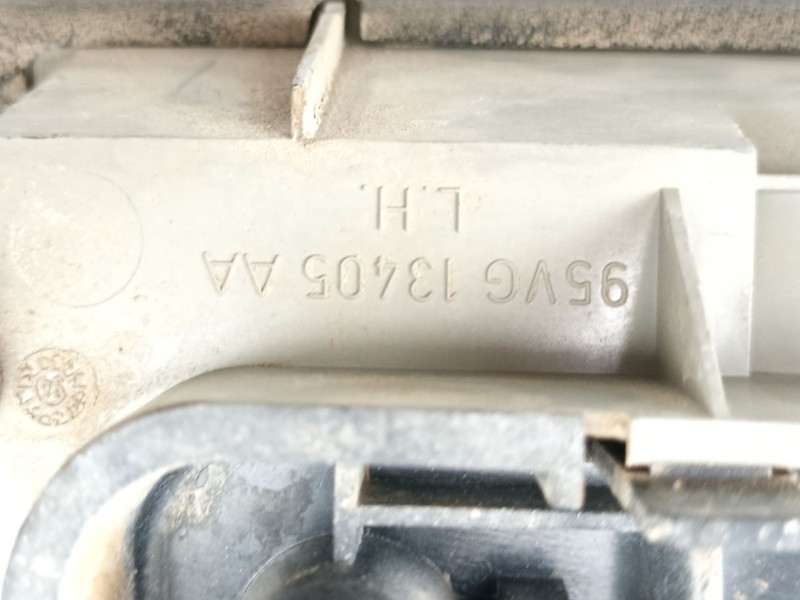 Recambio de piloto trasero izquierdo para ford courier 1.8 d referencia OEM IAM 95VG13405AA  