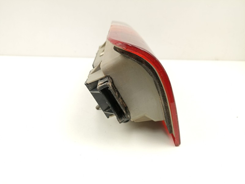 Recambio de piloto trasero derecho para ford courier 1.3 g referencia OEM IAM 90VB13404AB  