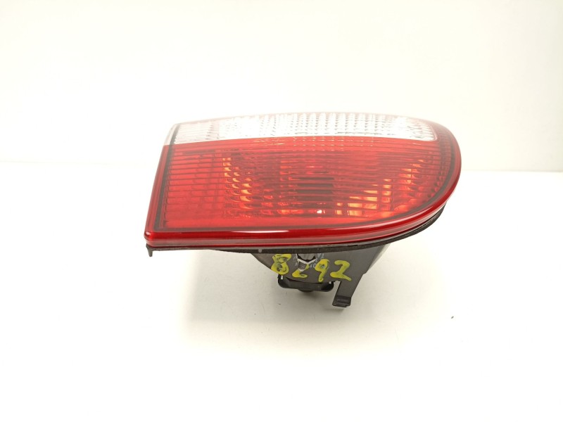 Recambio de piloto porton izquierdo para seat leon (1m1) 1.9 tdi referencia OEM IAM 1M6945107  