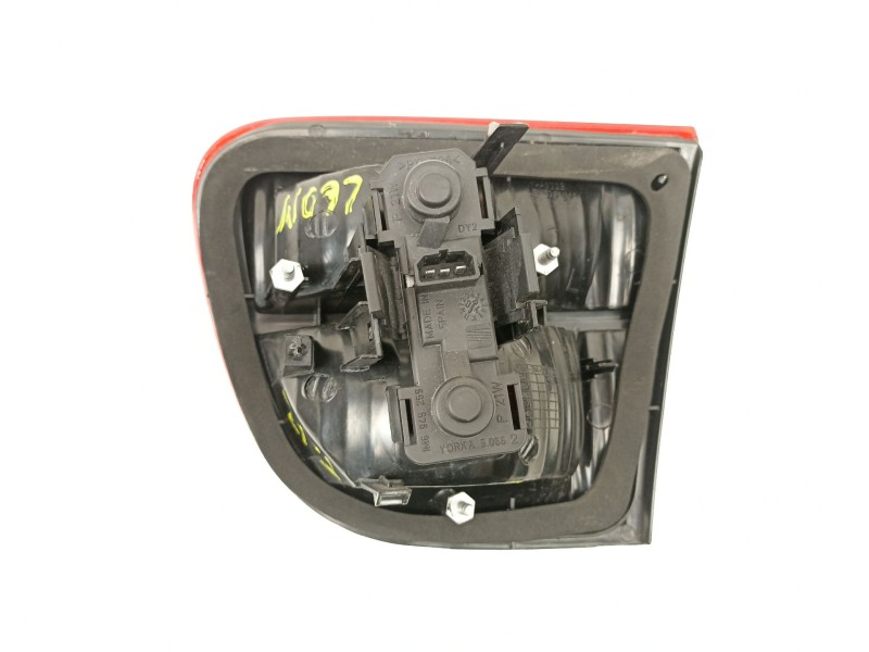 Recambio de piloto porton izquierdo para seat leon (1m1) 1.9 tdi referencia OEM IAM 1M6945107  