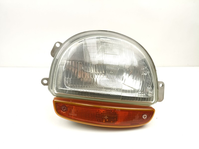 Recambio de faro derecho para renault twingo 1.2 g referencia OEM IAM 7701040499  