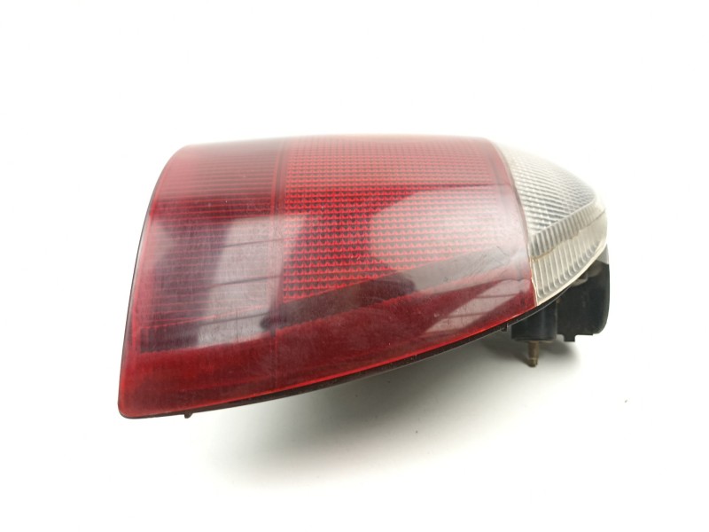 Recambio de piloto trasero derecho para renault twingo 1.2 g referencia OEM IAM 7700820014  