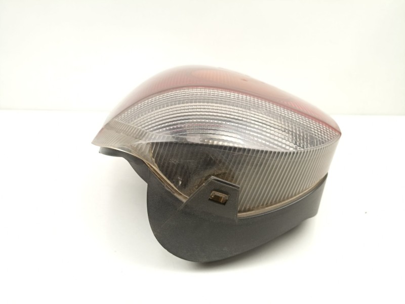 Recambio de piloto trasero derecho para renault twingo 1.2 g referencia OEM IAM 7700820014  