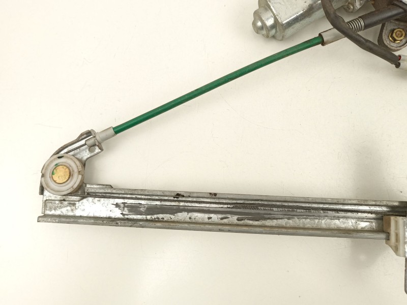 Recambio de elevalunas delantero derecho para suzuki wagon 1.3 g referencia OEM IAM 8341083E00  