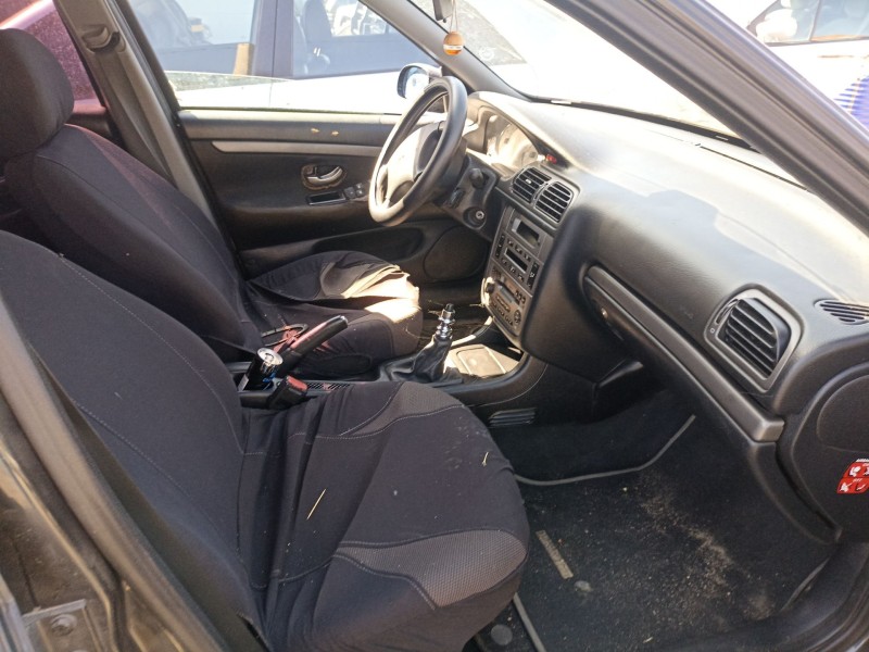 peugeot 406 (8b) del año 2004
