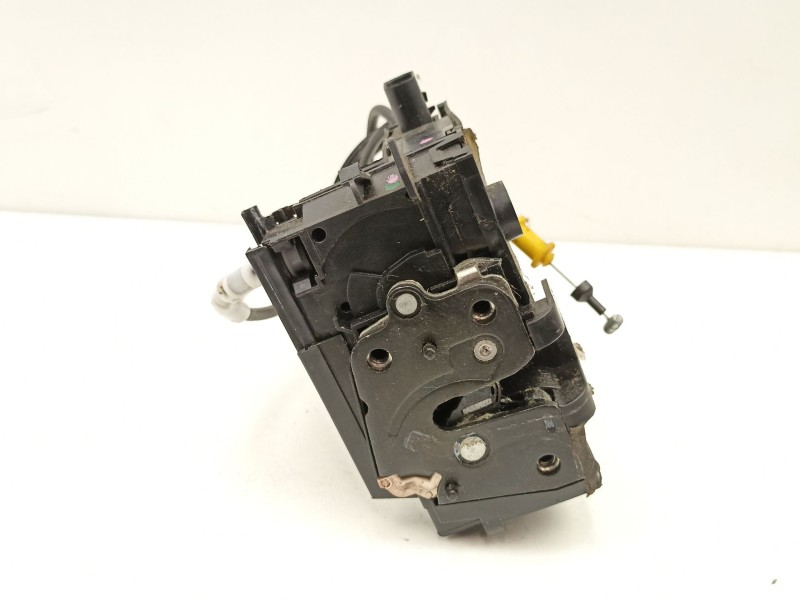 Recambio de cerradura puerta trasera derecha para peugeot 308 1.2 g style referencia OEM IAM 9810309880  