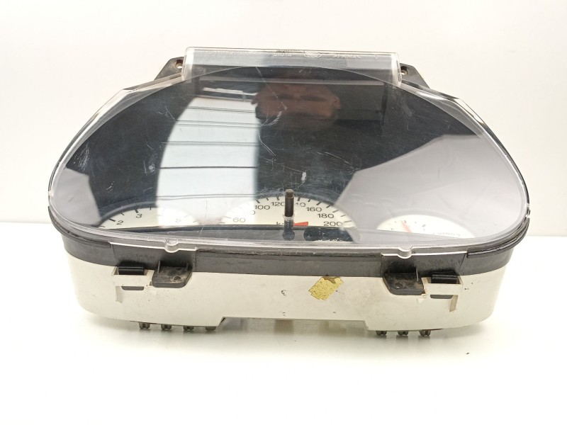 Recambio de cuadro instrumentos para ford fiesta 1.1 g referencia OEM IAM 96FB10C956BA  