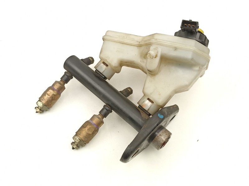 Recambio de bomba de freno para ford fiesta 1.3 g referencia OEM IAM 96FB2140BE  