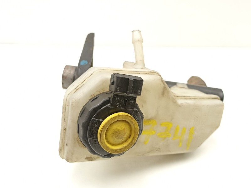 Recambio de bomba de freno para ford fiesta 1.3 g referencia OEM IAM 96FB2140BE  