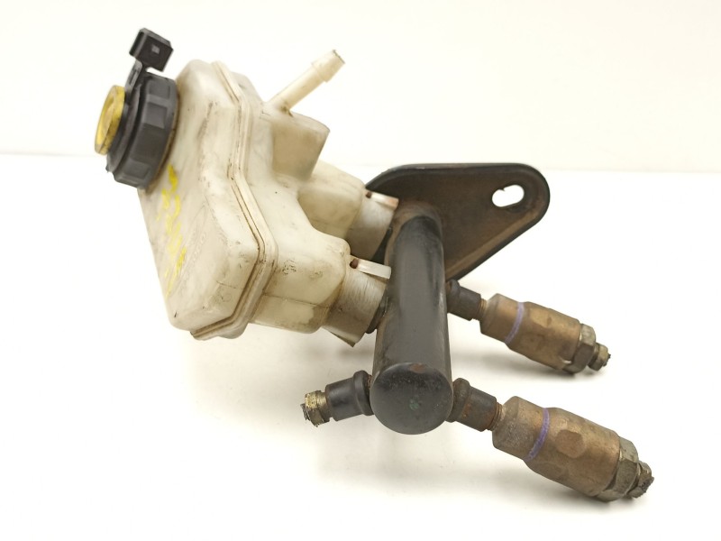 Recambio de bomba de freno para ford fiesta 1.3 g referencia OEM IAM 96FB2140BE  