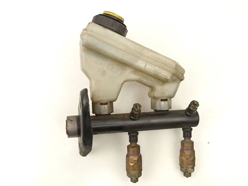 Recambio de bomba de freno para ford fiesta 1.3 g referencia OEM IAM 96FB2140BE  