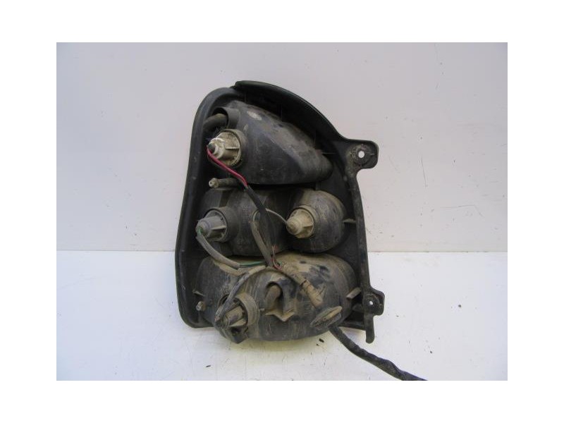 Recambio de piloto trasero dch. : kia carnival : 2.9 td (126,44cv) [2000] para kia carnival 2.9 td referencia OEM IAM   