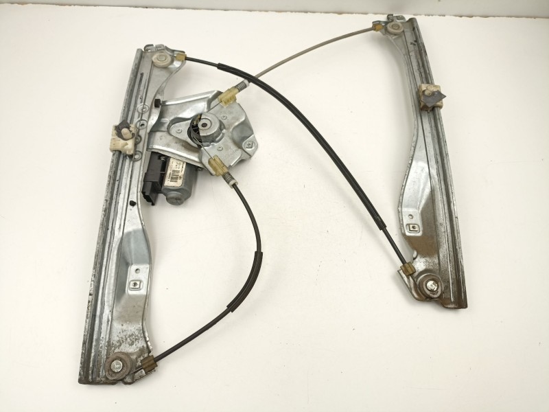 Recambio de elevalunas delantero izquierdo para renault clio iii (br0/1, cr0/1) 1.5 dci (c/br0g, c/br1g) referencia OEM IAM 8200