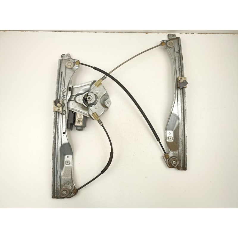 Recambio de elevalunas delantero izquierdo para renault clio iii (br0/1, cr0/1) 1.5 dci (c/br0g, c/br1g) referencia OEM IAM 8200