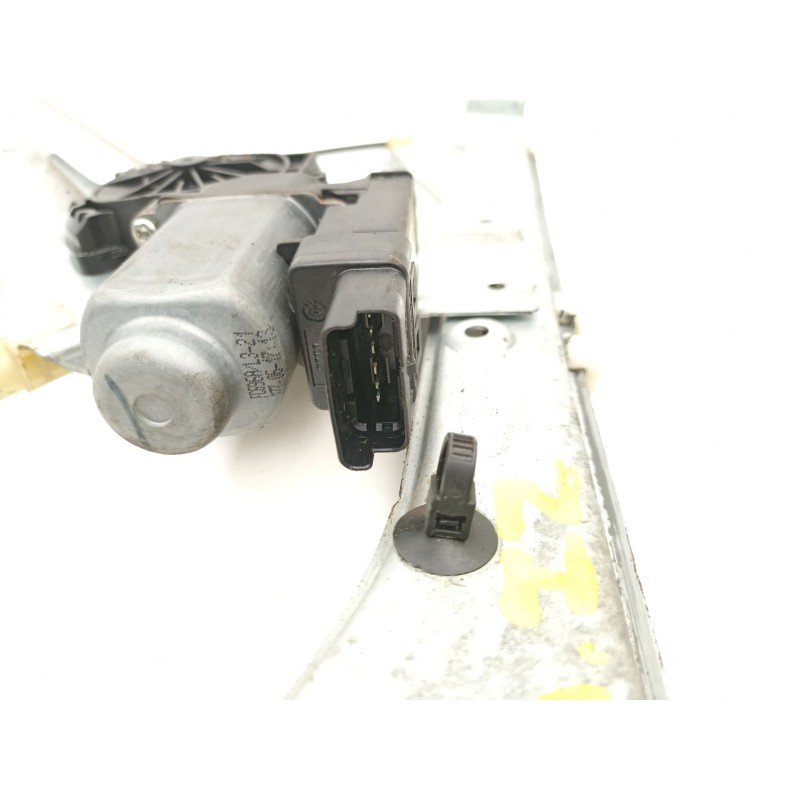 Recambio de elevalunas delantero izquierdo para renault clio iii (br0/1, cr0/1) 1.5 dci (c/br0g, c/br1g) referencia OEM IAM 8200