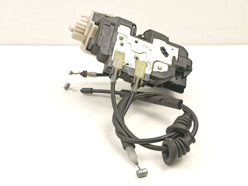 Recambio de cerradura puerta delantera derecha para hyundai i30 (fd) 1.6 crdi referencia OEM IAM 813202L030  