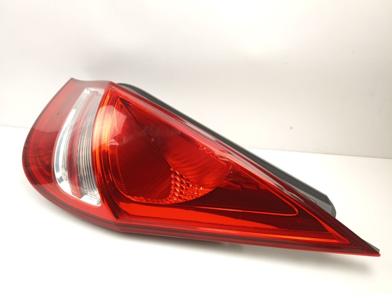 Recambio de piloto trasero derecho para hyundai i30 (fd) 1.6 crdi referencia OEM IAM 924022L010  