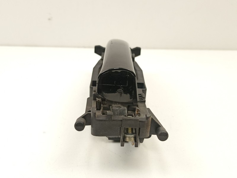 Recambio de manilla delantera izquierda para mercedes-benz clase c (w203) c 220 cdi (203.006) referencia OEM IAM A2037600134  