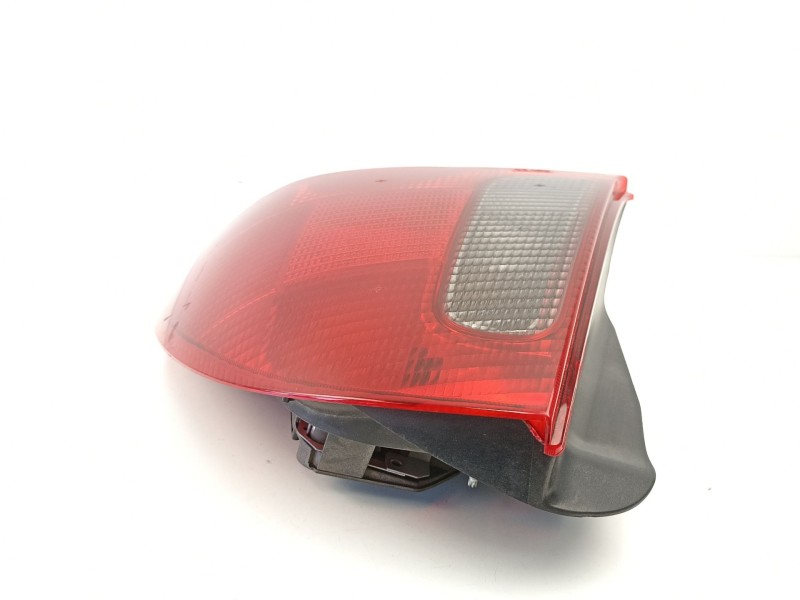 Recambio de piloto trasero derecho para rover 45 1.6 g referencia OEM IAM XFB101000  