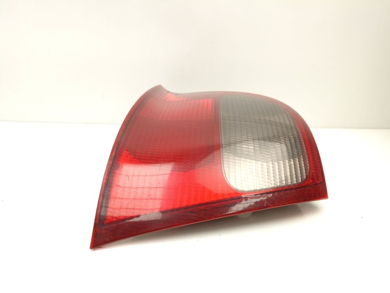 Recambio de piloto trasero derecho para rover 214 1.4 g referencia OEM IAM XFB10088  