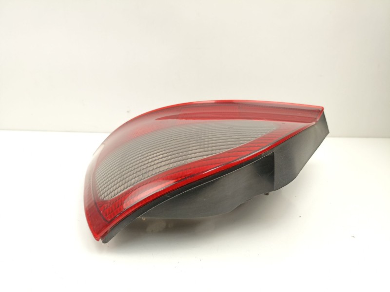 Recambio de piloto trasero derecho para rover 214 1.4 g referencia OEM IAM XFB10088  