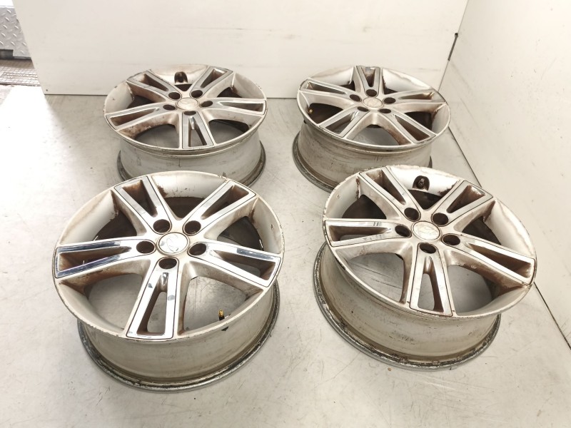 Recambio de juego llantas para hyundai i30 (fd) 1.6 crdi referencia OEM IAM 529102L360  