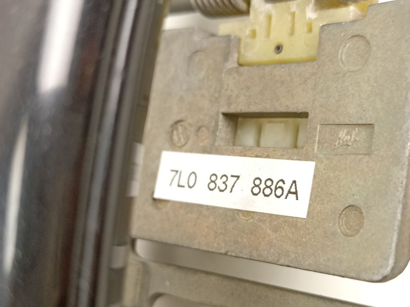 Recambio de manilla delantera derecha para volkswagen touareg (7la, 7l6, 7l7) 2.5 r5 tdi referencia OEM IAM 7L0837886A  