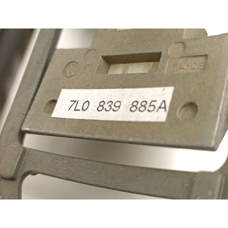 Recambio de manilla trasera izquierda para volkswagen touareg (7la, 7l6, 7l7) 2.5 r5 tdi referencia OEM IAM 7L0839885A  