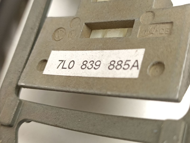 Recambio de manilla trasera izquierda para volkswagen touareg (7la, 7l6, 7l7) 2.5 r5 tdi referencia OEM IAM 7L0839885A  
