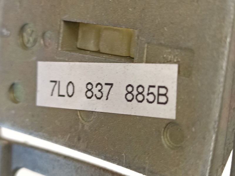 Recambio de manilla delantera izquierda para volkswagen touareg (7la, 7l6, 7l7) 2.5 r5 tdi referencia OEM IAM 7L0837885B  