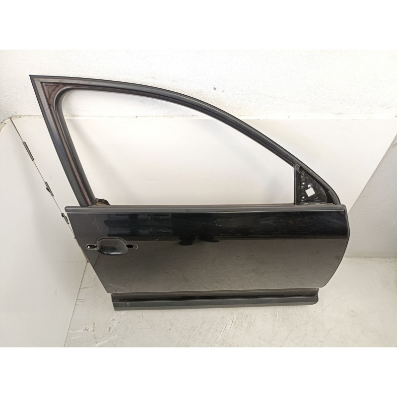 Recambio de puerta delantera derecha para volkswagen touareg (7la, 7l6, 7l7) 2.5 r5 tdi referencia OEM IAM 7L0831056L  