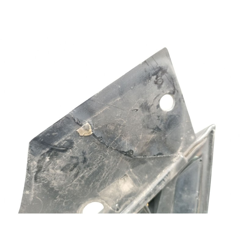 Recambio de aleta delantera izquierda para volkswagen touareg (7la, 7l6, 7l7) 2.5 r5 tdi referencia OEM IAM 7L6821101K  