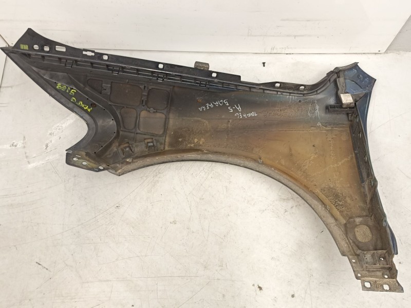 Recambio de aleta delantera derecha para volkswagen touareg (7la, 7l6, 7l7) 2.5 r5 tdi referencia OEM IAM 7L6821102K  