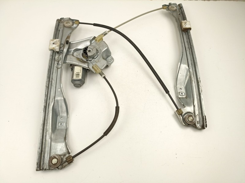 Recambio de elevalunas delantero izquierdo para renault clio iii (br0/1, cr0/1) 1.5 dci (br17, cr17) referencia OEM IAM 82002911