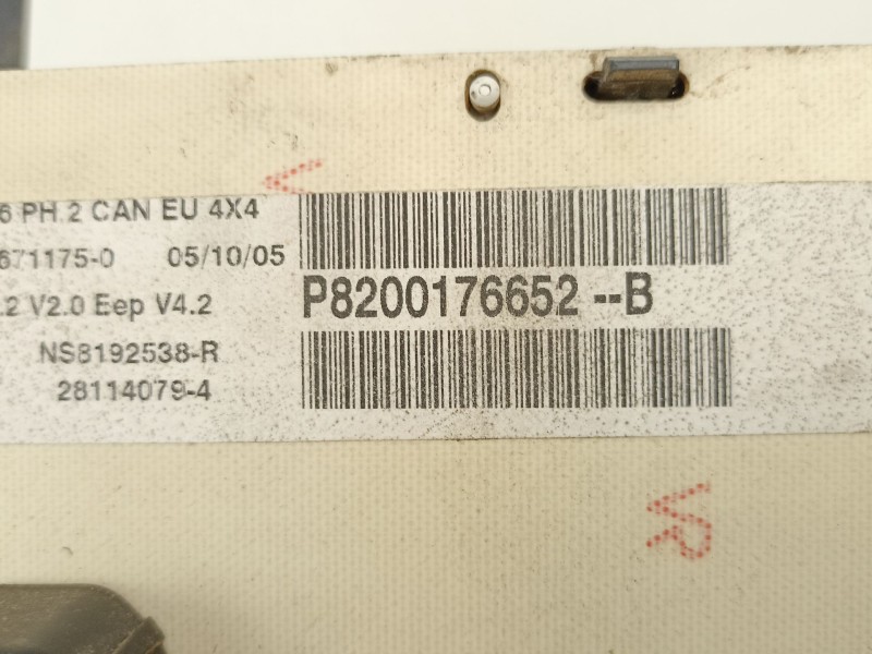 Recambio de cuadro instrumentos para renault kangoo 1.9 dci /f9q 37 4x4 referencia OEM IAM 8200176652  