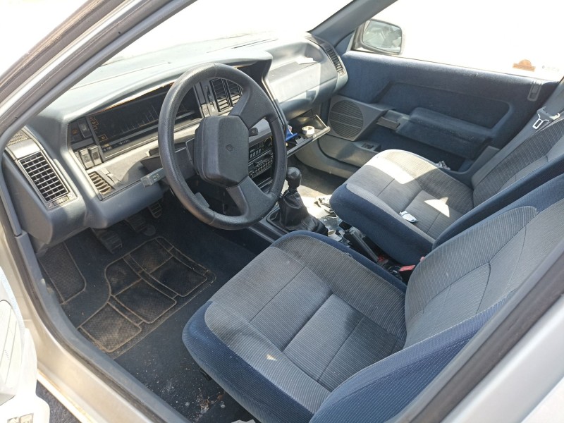 renault 21 sedán (l48_) del año 1990