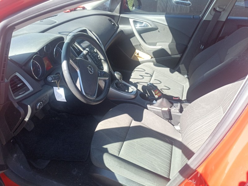 opel astra j (p10) del año 2009