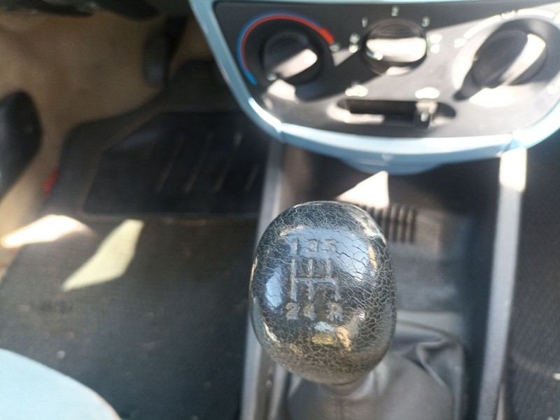 lancia y (840_) del año 2001