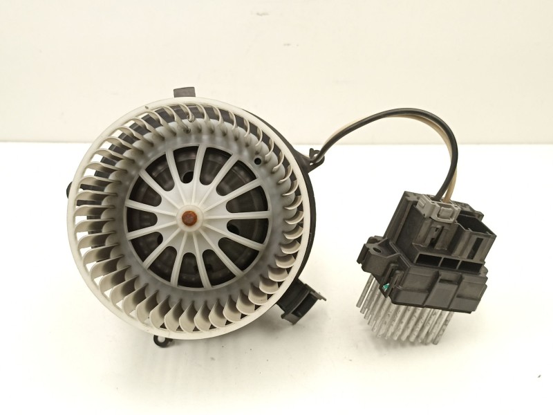 Recambio de motor calefaccion para opel astra j (p10) 1.3 cdti (68) referencia OEM IAM 13276230 U7253002 